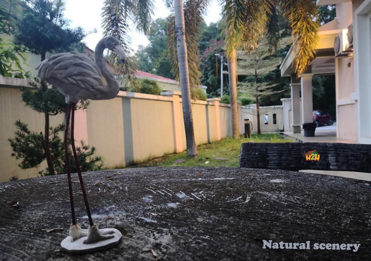 H2H - Cy Botani Vacation House Ipoh Esterno foto