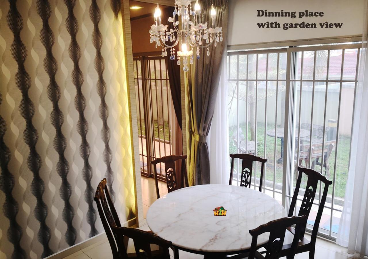 H2H - Cy Botani Vacation House Ipoh Esterno foto
